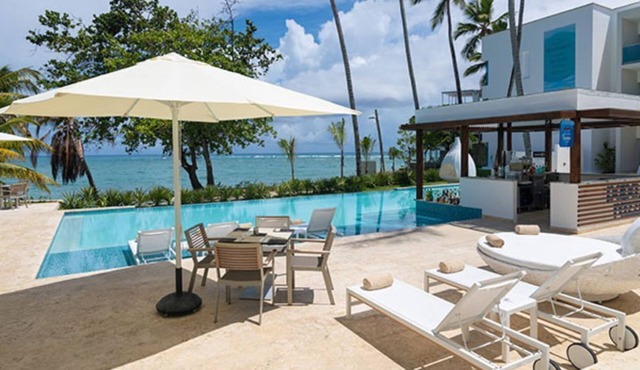 Superb 2-bedroom suite with kitchen, sea view