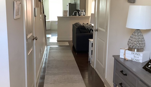 Superb 2-bedroom townhome Modern, Spacious and Charming in Auburn!