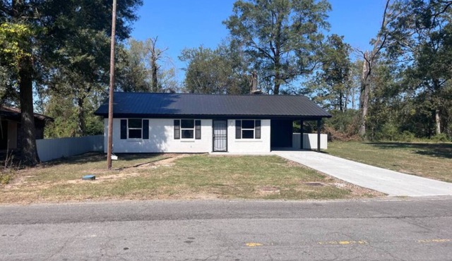 Superb 3-bedroom house with AC in Monroe