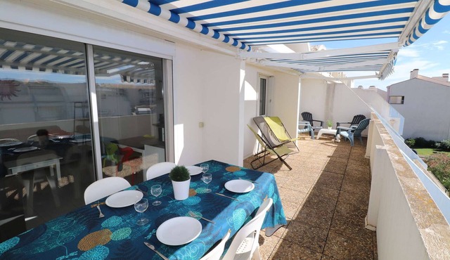Superb 3 room apartment large terrace Swimming pool near sea shops