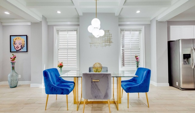 Superb 3BR W/Balcony Near Capitol Centern
