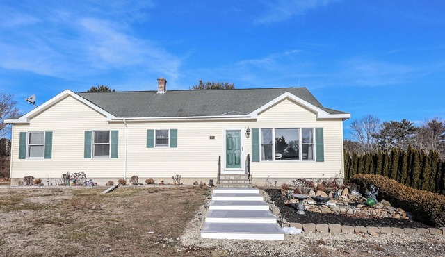 Superb 4-bedroom house with pool in charming Wells