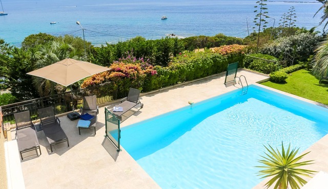 Superb 5* family Villa for up to10 people