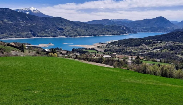 Superb 6-bed apartment with lake view