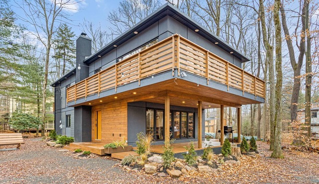 Superb 6-bedroom house with HVAC in charming Pocono Pines