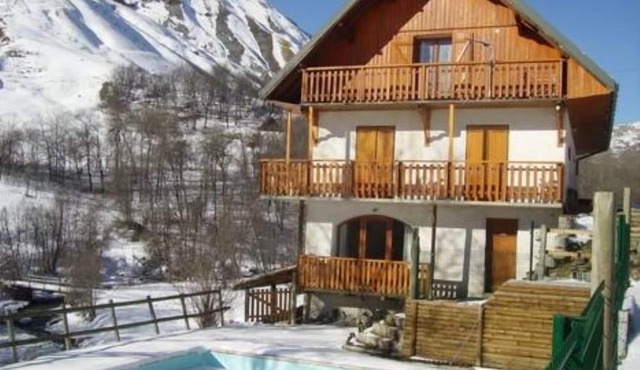 Superb 6-person apartment in chalet, family atmosphere, summer swimming pool, SPA