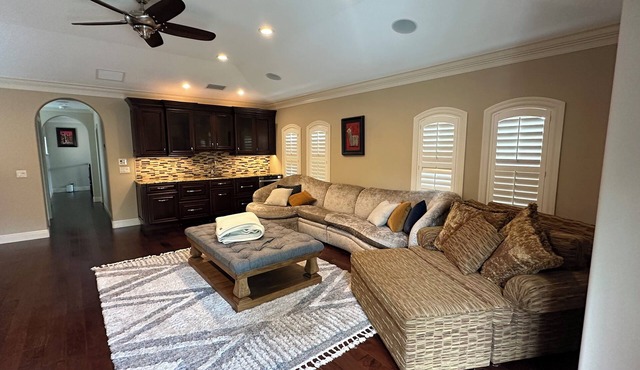 Superb 7-bedroom house in Palmetto with stunning views