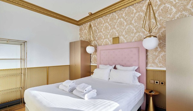 Superb AC- 1BDR Ave Montaigne - Arc de Triomphe by Studio Prestige