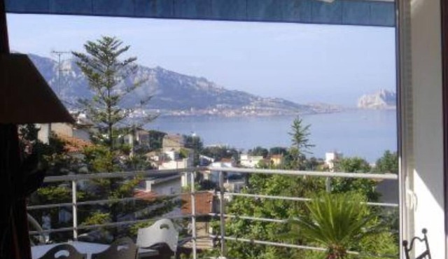 Superb air-conditioned villa with private pool and amazing seaview.