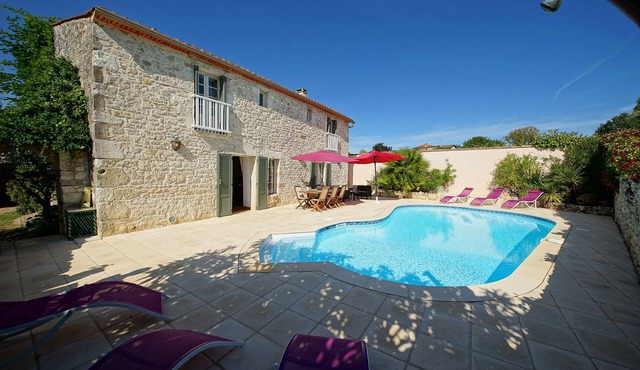 Superb air-conditioned character house with private heated pool *