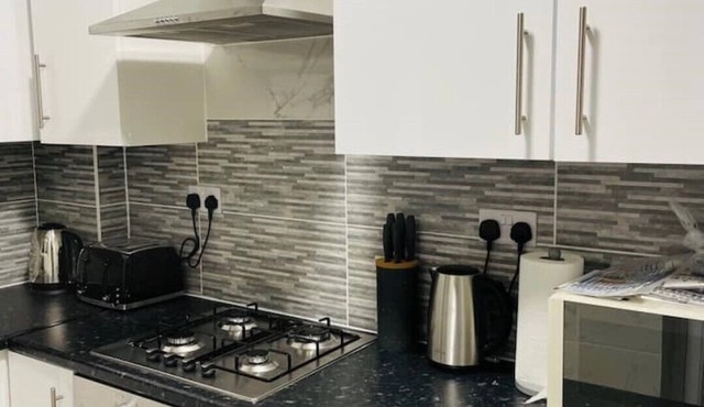 Superb and Comfortable 3BD Home in Dagenham