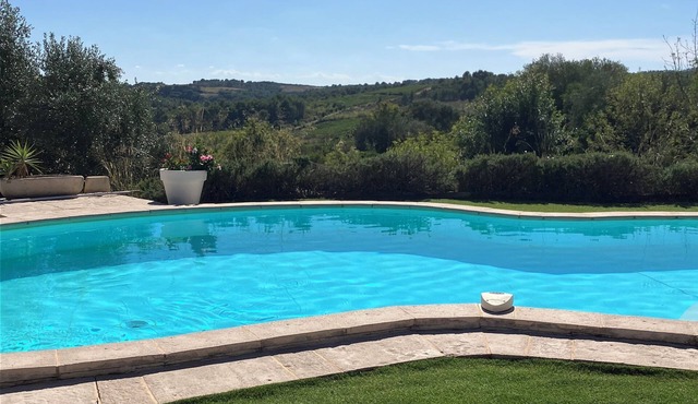 Superb and quiet villa for 6 people with pool and unobstructed view