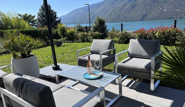 Superb apartment with wide lake view and close to the beach