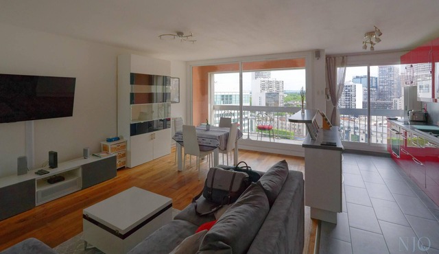 Superb apartment, Eiffel Tower view, with parking