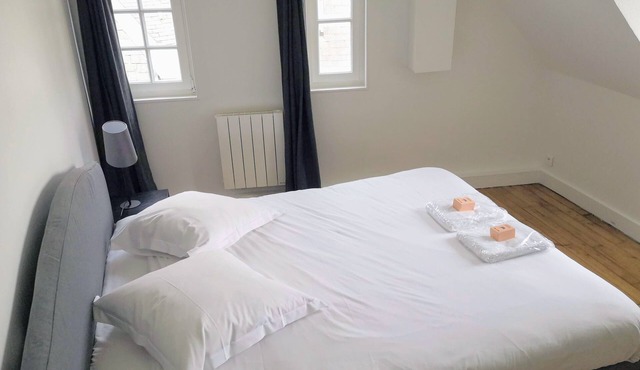 Superb apartment - heart of old town - Cathedral view