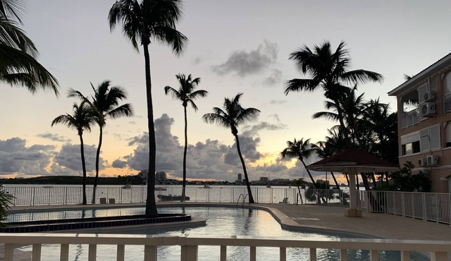 Superb apartment in residence with swimming pool