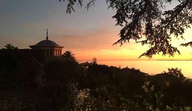 Superb apartment with breathtaking views of the sea and promenade