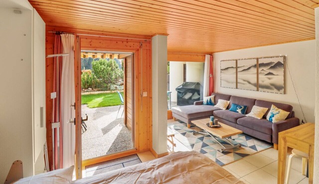 Superb apartment with free covered parking