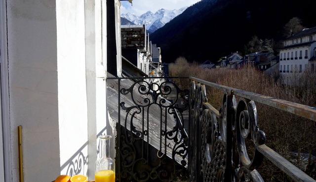 Superb apt for 9 people /4 real bedrooms 2 bathrooms /HEATED POOL