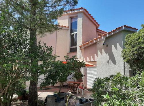 Superb architect villa 230m2 near beach south France