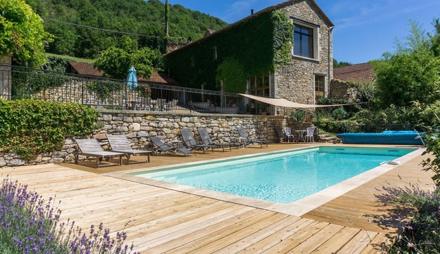Superb barn in the Lot valley