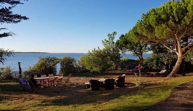 Superb Basque villa. Direct access to the sea. 7 bedrooms including 4 doubles. Sleeps 13.