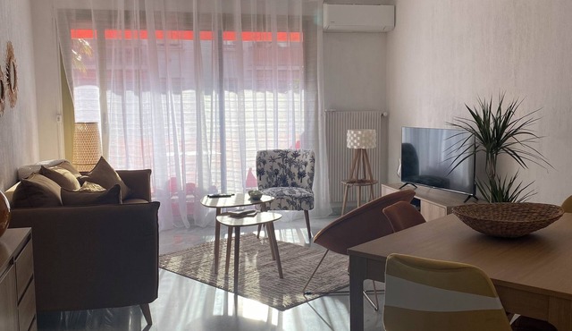 Superb bright apartment, terraces free secure parking 600m from the sea