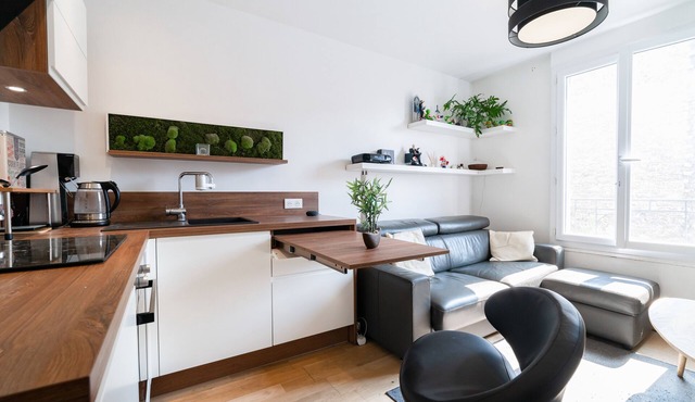 Superb Bright Apartment