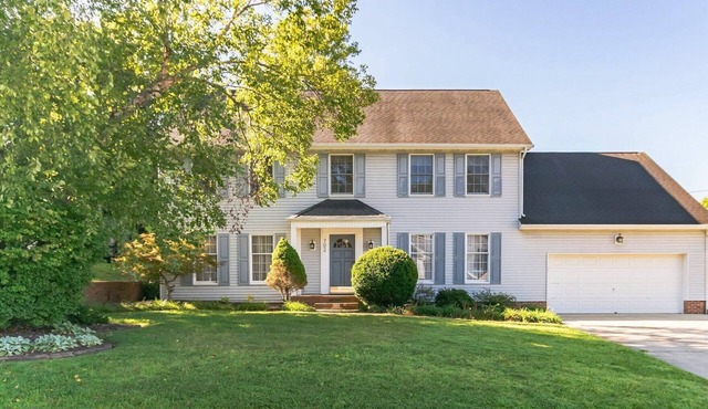 Superb British Colonial holiday home, greenhouse, outdoor deck, tropical garden