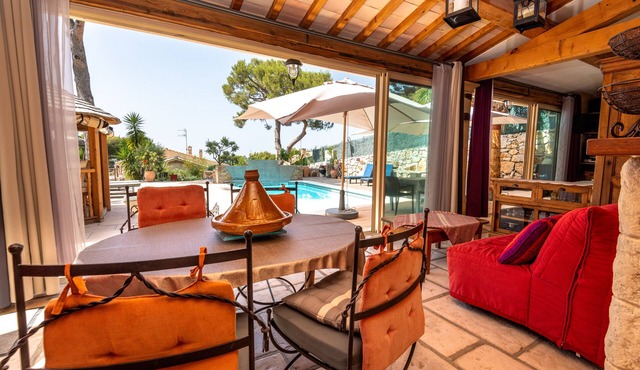 Superb bungalow with private pool, sea view and Cap Canaille in Cassis