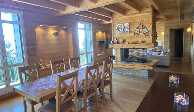 Superb chalet apartment with views of the Cerdagne - 3 minutes from the cable cars