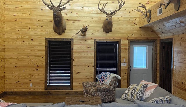 Superb cabin with AC, Wi-Fi. 4 bedrooms available, 26 minutes to Oxford square