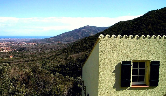 Superb Catalan Villa with private swimming pool and stunning views