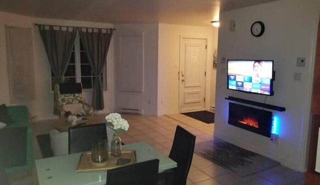 Superb condo 2 bedrooms 5 min from St Laurent