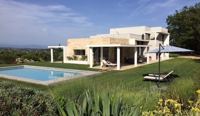 Superb contemporary house in Valbonne, exceptional site