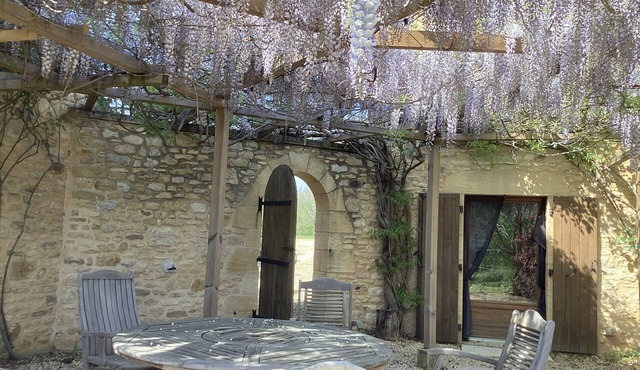 Superb conversion of a farm barn, in a quiet rural location