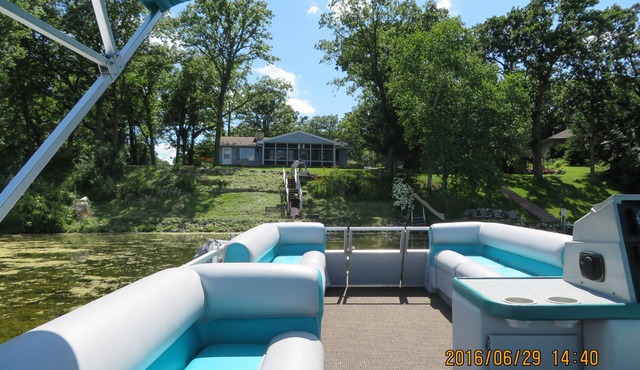 SUPERB COTTAGE, + LUXURY Pontoon Boat @ $100.00/DAY