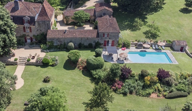Superb country house with pool and lovely views