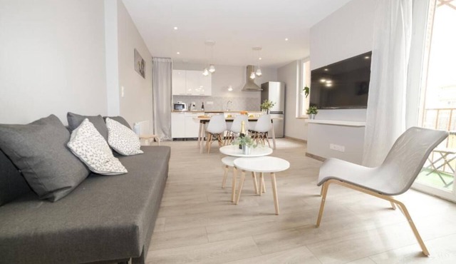 Superb Duplex av République near stade Michelin