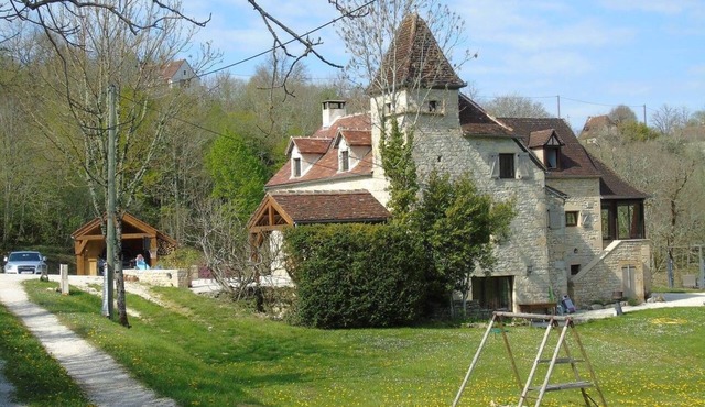 Superb family house in a quiet, privileged environment !