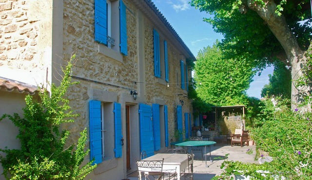 Superb farmhouse, tree house, swimming pool, billiard, trampoline, table football