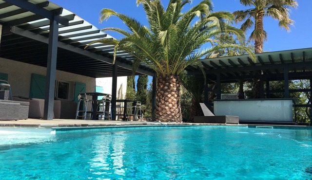 Superb farmhouse in a beautiful green setting, breathtaking view of the Canigou