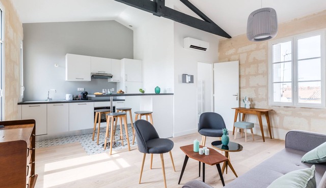 Superb flat in the heart of the Chartrons, renovated, spacious and bright