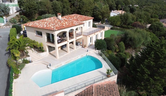 Superb 8-person villa with pool in the heart of the Esterel mountains