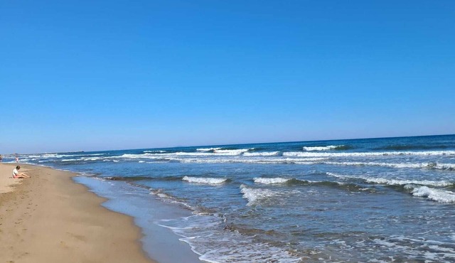 Superb fully-equipped 2-bedroom mobile home. Aquapark, swimming pools, 350 m from the sea