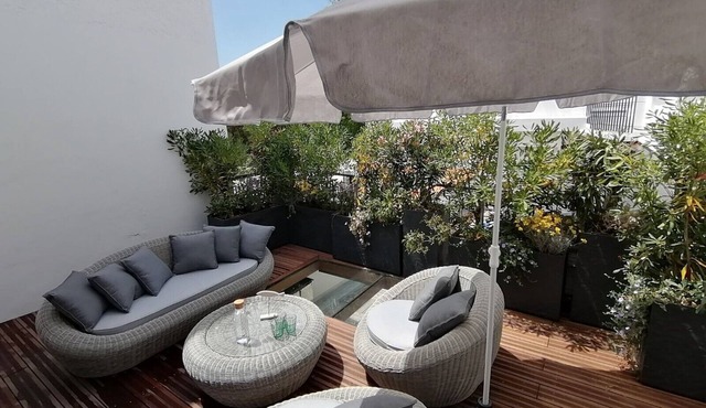 Superb furnished 5*terrace, central