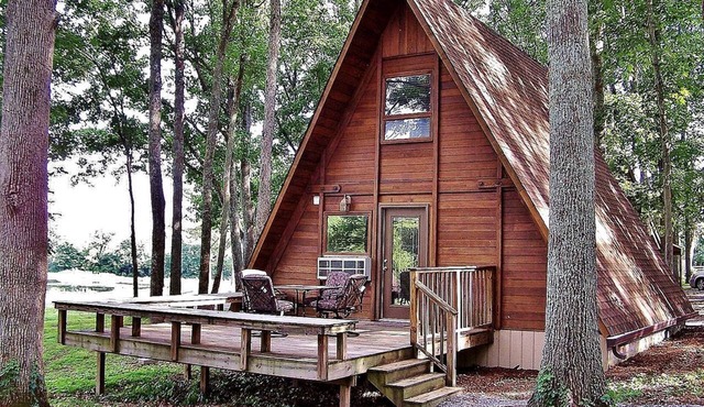 Superb Getaway Cabin near Long Hunter State Park and Nashville, Tennessee
