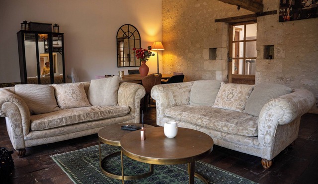 Superb Gîte, gateway to Aubeterre, crossroads of the Périgord Vert, Charente, Dordogne