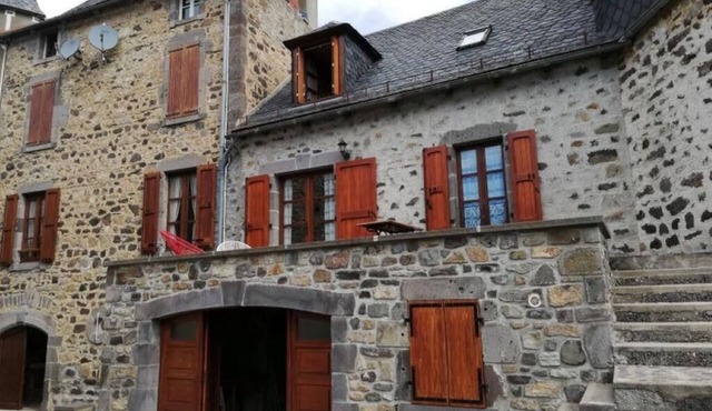Superb Gites in Peyrusse Cantal with an old stone Cantou
