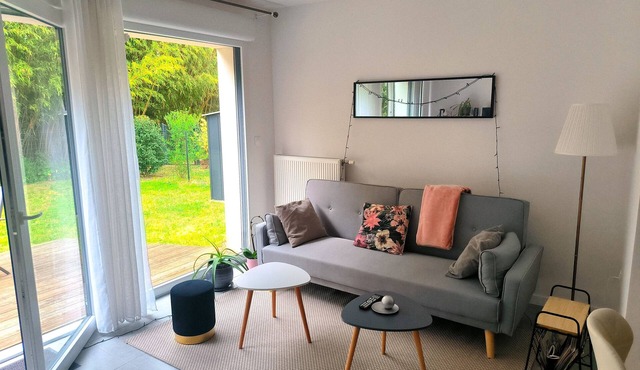 Superb ground floor apartment with garden in quiet residence